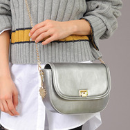 ガウェインモデル　バッグ 11,800円（税別）(C)TYPE-MOON / Marvelous, Aniplex, Notes, SHAFT(C)TYPE-MOON / Marvelous, Aniplex, Notes, SHAFT