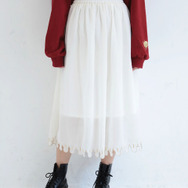 「『Fate/EXTRA Last Encore』×earth music & ecology」セイバーイメージシフォンスカート5,990円+税(C) TYPE-MOON / Marvelous, Aniplex, Notes, SHAFT