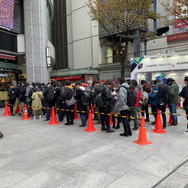 『大乱闘スマッシュブラザーズ SPECIAL』発売日当日の秋葉原は、ポケカ勢も入り乱れての行列に！