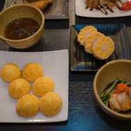 「キン肉マン酒場」に行ってみた！ ファンなら思わず“ニヤリ”なコラボフード＆展示物がズラリ