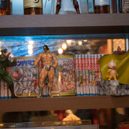 「キン肉マン酒場」に行ってみた！ ファンなら思わず“ニヤリ”なコラボフード＆展示物がズラリ