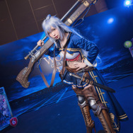 優勝賞金100万ドル『シャドバ』世界大会2018!五木あきら含む公式コスプレイヤー10人が会場を彩る【写真107枚】