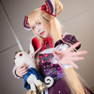 優勝賞金100万ドル『シャドバ』世界大会2018!五木あきら含む公式コスプレイヤー10人が会場を彩る【写真107枚】