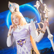 優勝賞金100万ドル『シャドバ』世界大会2018!五木あきら含む公式コスプレイヤー10人が会場を彩る【写真107枚】