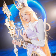 優勝賞金100万ドル『シャドバ』世界大会2018!五木あきら含む公式コスプレイヤー10人が会場を彩る【写真107枚】