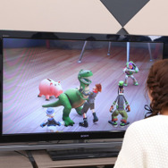 『キングダムハーツIII』をプレイする伊波杏樹さん