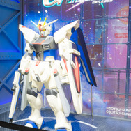 『JUMP FORCE』『SDガンダム』などの特大オブジェが並ぶ「バンダイナムコ」ブースは常に大盛況！【台北ゲームショウ2019】