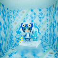 【コスプレ】「ワンフェス2019冬」初音ミクに扮したコンパニオンさんに注目！ GSRコーナー【写真34枚】