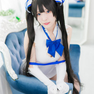 「ダンまち」ヘスティア“例の紐”の効能は？ 人気レイヤーとマジメに検証してみた【写真41枚】