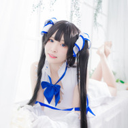 「ダンまち」ヘスティア“例の紐”の効能は？ 人気レイヤーとマジメに検証してみた【写真41枚】