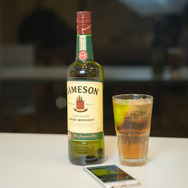 “世界が緑色に染まる日”を祝うため、アイリッシュウイスキーの「ジェムソン」がゲームを開発！プロゲーマーにガチで遊んでもらった