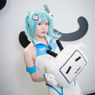 【コスプレ】「ビリビリ動画」双子の中国人気レイヤーがダンスパフォーマンスで魅了！【ニコニコ超会議2019】