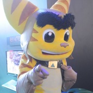 【E3 2009】E3会場で見つけた美女と野獣(?)