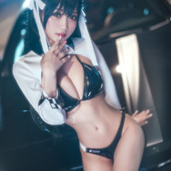 愛宕（レーシングver.）『アズールレーン』