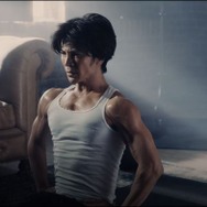 『ロマンシング サガ リ・ユニバース』武田真治さん主演のCMを公開！筋肉とともにキャラを鍛える光景に注目