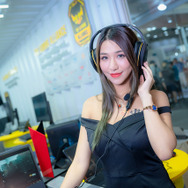 【COMPUTEX 2019】創立30周年のASUSがゲーミングPCブランド「ROG」と合わせて2ブース出展！台湾美女コンパニオンが眩しい【写真70枚】