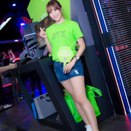 【COMPUTEX 2019】創立30周年のASUSがゲーミングPCブランド「ROG」と合わせて2ブース出展！台湾美女コンパニオンが眩しい【写真70枚】