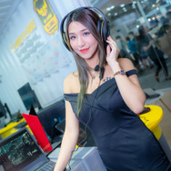 【COMPUTEX 2019】創立30周年のASUSがゲーミングPCブランド「ROG」と合わせて2ブース出展！台湾美女コンパニオンが眩しい【写真70枚】