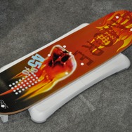 【E3 2009】ヘンテコ周辺機器メーカー巡り(3) ボウリング専用Wiiコントローラー?