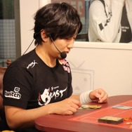 ポケカ「ミュウツーHR争奪戦」現場レポート─梅原大吾氏を始めとする豪華メンバーはどんな願いをカードに込めたのか、その舞台裏に迫る