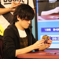 ポケカ「ミュウツーHR争奪戦」現場レポート─梅原大吾氏を始めとする豪華メンバーはどんな願いをカードに込めたのか、その舞台裏に迫る