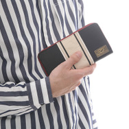 『AIR』コラボレーション長財布　神尾観鈴モデル　11,800円(税別)（C）VISUAL ARTS/Key