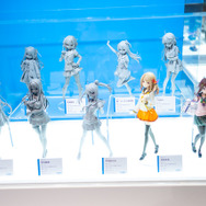 【コスプレ】2人合わせてフォロワー数200万人超え！ 中国レイヤー・夏美＆橘子が「ワンフェス」に降臨【写真42枚】