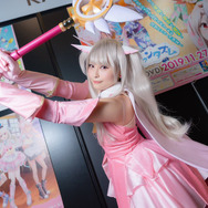 可愛いイリヤの公式コスプレイヤーと豪華クリエイター陣の色紙に注目！集客大勝利な「KADOKAWA」ブース【FGOフェス2019】