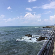 『FGO』日差し照り付ける真夏の昼間…野を越え山越え海に辿り着いた僕は「水着ガチャ」を引く―大自然で挑むガチャには驚きのドラマが待っていた！【特集】