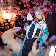 ベルファスト（彩雲の薔薇）『アズールレーン』／画像提供：SHEEN