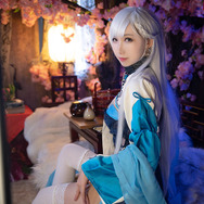 ベルファスト（彩雲の薔薇）『アズールレーン』／画像提供：SHEEN