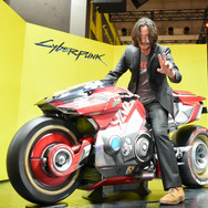 『サイバーパンク2077』キアヌ・リーブスが「TGS2019」開催前日にサプライズ入場！バイクにまたがる姿が最高にCOOL