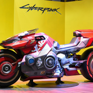 『サイバーパンク2077』キアヌ・リーブスが「TGS2019」開催前日にサプライズ入場！バイクにまたがる姿が最高にCOOL