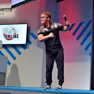 『龍が如く ONLINE』第二部主人公が郷田龍司に決定！声優・岩崎征実さんが喜びのマッスルポーズを決めた『龍オン』ステージレポ【TGS 2019】