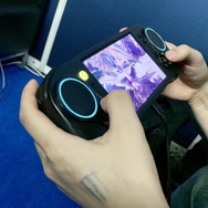 【吉田輝和のTGS絵日記】ウワサのポータブルゲーミングPC「SMACH Z」を触ってみた！
