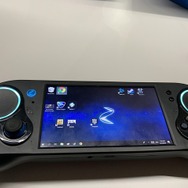 【吉田輝和のTGS絵日記】ウワサのポータブルゲーミングPC「SMACH Z」を触ってみた！
