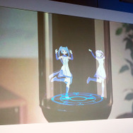 廉価版にも「期待してほしい」―“嫁”と一緒に生活できるキャラクター召喚装置「Gatebox」発表会レポ