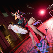 【コスプレ】人気レイヤー五木あきら、どっちのハロコスが好き? シスター&キョンシー姿に注目【写真39枚】