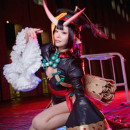 【コスプレ】人気レイヤー五木あきら、どっちのハロコスが好き? シスター&キョンシー姿に注目【写真39枚】