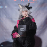 宇垣美里、銀髪人狼コスで魅了！ 人気レイヤーゆう＆シスルと語る、メイクのポイントは？【写真35枚】