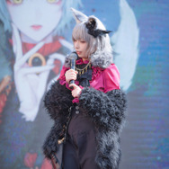 宇垣美里、銀髪人狼コスで魅了！ 人気レイヤーゆう＆シスルと語る、メイクのポイントは？【写真35枚】