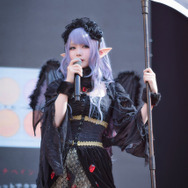 宇垣美里、銀髪人狼コスで魅了！ 人気レイヤーゆう＆シスルと語る、メイクのポイントは？【写真35枚】