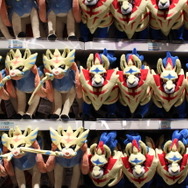 ミュウツーをモチーフにしたスタイリッシュな「ポケモンセンターシブヤ」の見どころをチェック！限定グッズも盛り沢山！