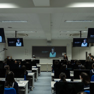 「可愛い」「顔が良い」超精細3DCG女子高生Sayaが会話可能に！鎌倉女学院に1日転校生としてやって来た