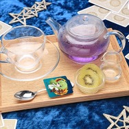 「Fate/Grand Order -絶対魔獣戦線バビロニア- Limited Cafe」HOT DRINK 790 円 （キングゥ）（C）TYPE-MOON / FGO7 ANIME PROJECT