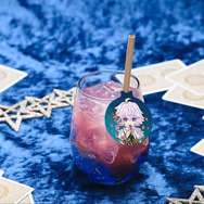 「Fate/Grand Order -絶対魔獣戦線バビロニア- Limited Cafe」ICE DRINK 790 円 （マーリン） （C）TYPE-MOON / FGO7 ANIME PROJECT