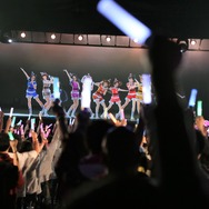 バーチャルアイドル「GEMS COMPANY」が見せた聖夜前の大熱狂―単独ライブ「Magic Socks」をレポート