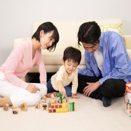 「スーパーマリオ」の世界が手触り柔らかな木製知育玩具に！成長に合わせて何度でも遊べる仕掛けが満載