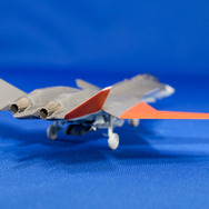 『エースコンバット7』コトブキヤ1/144「X-02S」レビュー…ディテール強化とロール軸追加で展示しやすさも向上！【ゲーム系プラモって実際どう？】