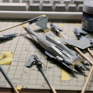 『エースコンバット7』コトブキヤ1/144「X-02S」レビュー…ディテール強化とロール軸追加で展示しやすさも向上！【ゲーム系プラモって実際どう？】